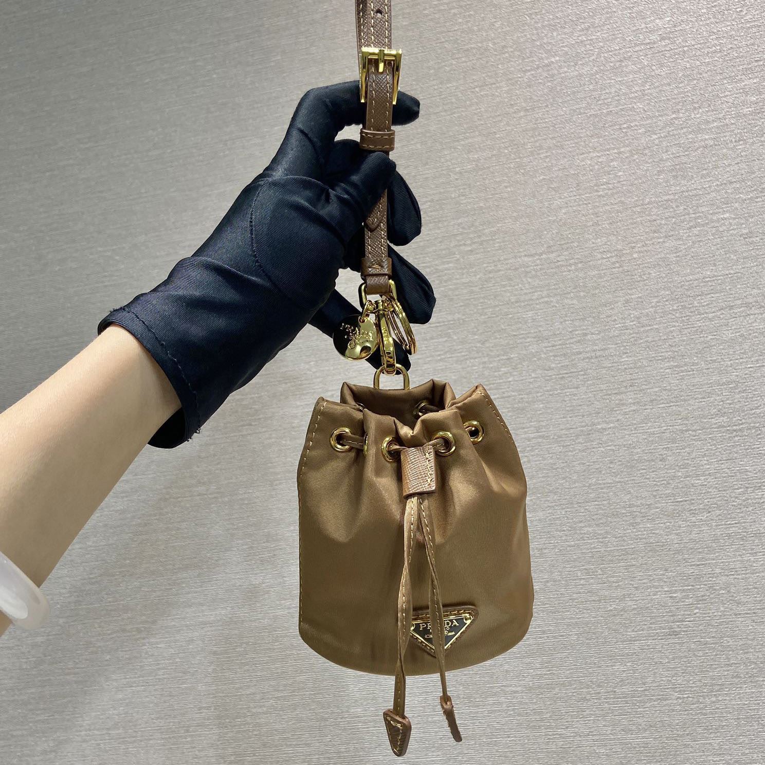 Pra*a bucket bags